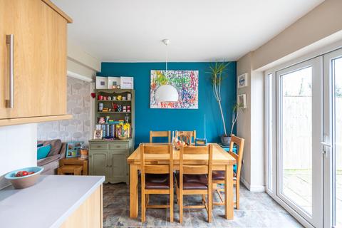 8 Ashdown Road, Reigate, RH2 7QW