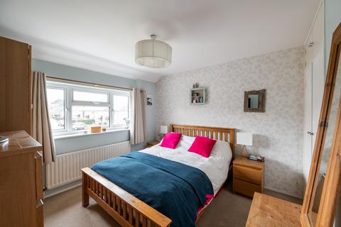 8 Ashdown Road, Reigate, RH2 7QW