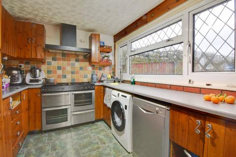 3 bedroom semi-detached house to rent, Nottingham Close, Hertfordshire WD25