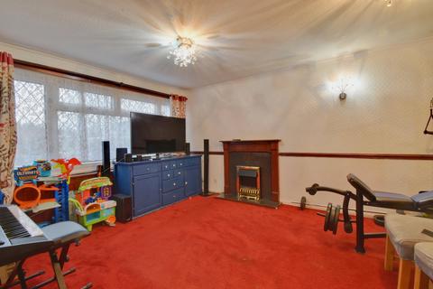 3 bedroom semi-detached house to rent, Nottingham Close, Hertfordshire WD25