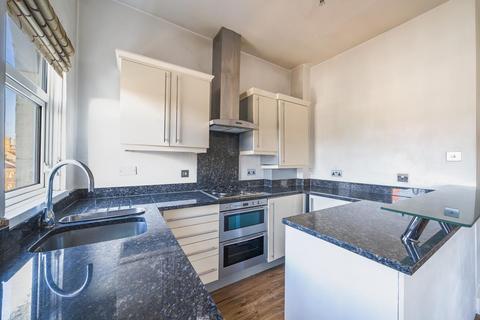 2 bedroom flat for sale, Endlesham Road, Balham