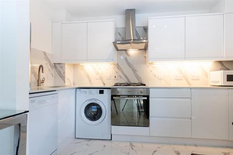 1 bedroom apartment to rent, Regent Court, St John's Wood, NW8