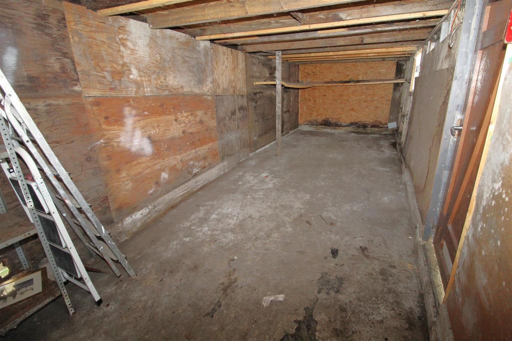 Garage1.JPG