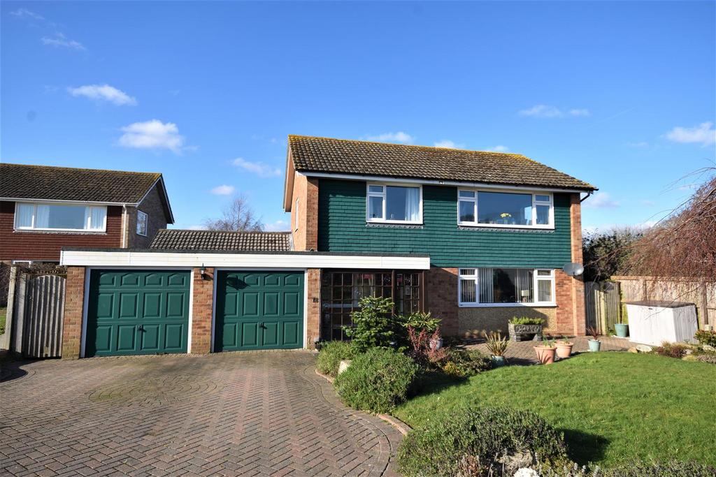 Solent View Road, Seaview, PO34 5HY 4 bed detached house - £549,950