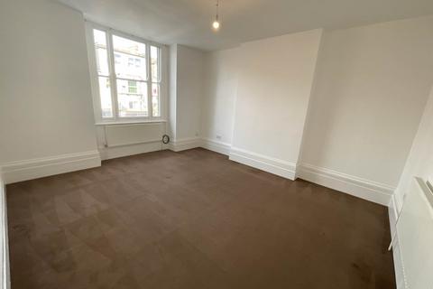 3 bedroom flat to rent, Charlton Church Lane, Charlton, London