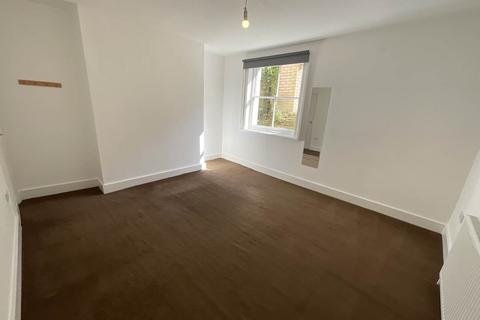 3 bedroom flat to rent, Charlton Church Lane, Charlton, London