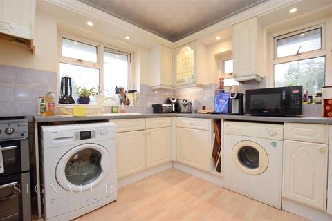 2 bedroom maisonette for sale, Old Dean, Bovingdon, Hemel Hempstead