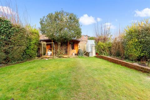 16 The Strand, Goring By Sea, Worthing, BN12 6DN