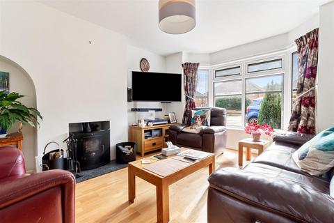 16 The Strand, Goring By Sea, Worthing, BN12 6DN