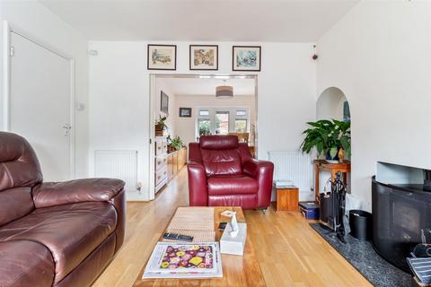 16 The Strand, Goring By Sea, Worthing, BN12 6DN