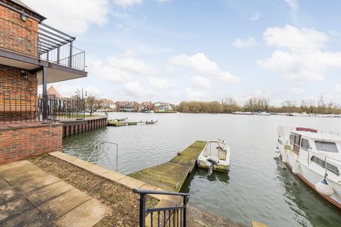 2 bedroom flat for sale, West Quay, Abingdon OX14