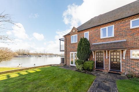 2 bedroom flat for sale, West Quay, Abingdon OX14