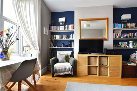 3 bedroom flat for sale, Perry Rise, Forest Hill, London, SE23 2QP