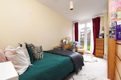 3 bedroom flat for sale, Perry Rise, Forest Hill, London, SE23 2QP