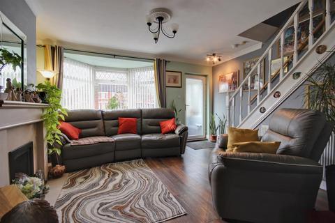 2 bedroom house for sale, Wold Road, Hull