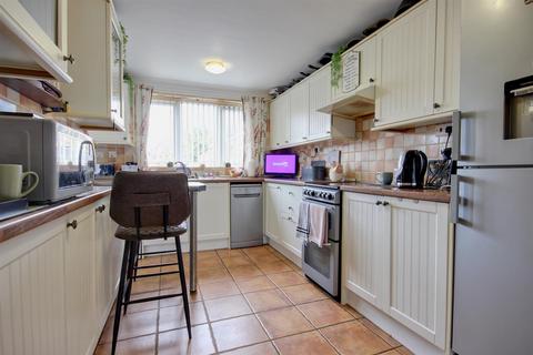 2 bedroom house for sale, Wold Road, Hull