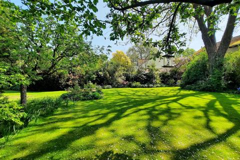 undefined, Roydon Green, High Street, Roydon