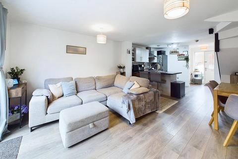 54 Fauld Drive Kingsway, Quedgeley, Gloucester, GL2 2HL