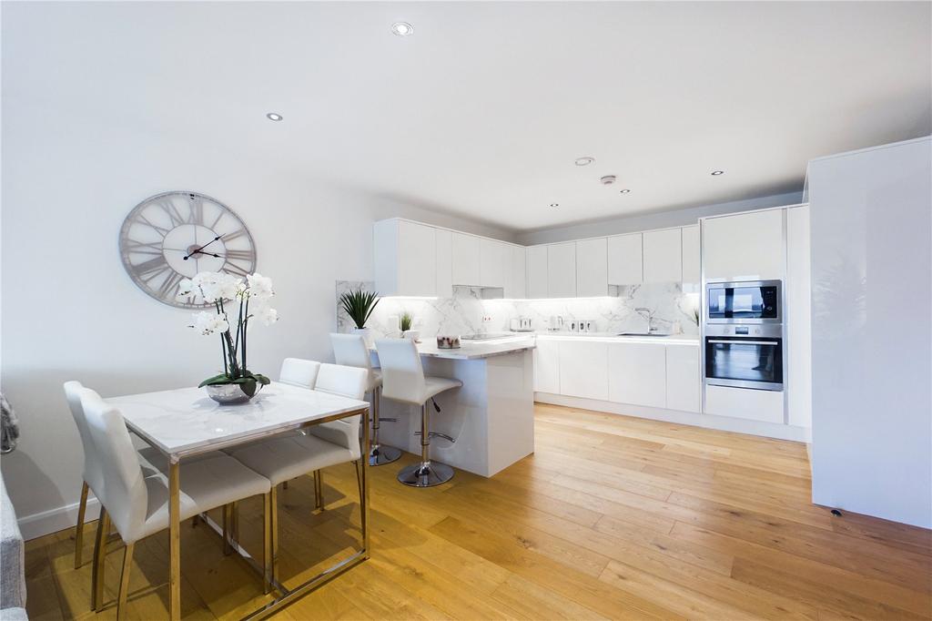 Dining/Kitchen