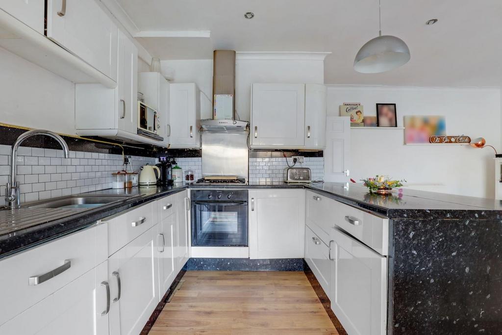 08-37f6 JHProp Wpen - 25 Warwick Road - 22-medium.jp