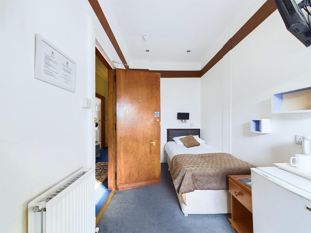 Cam03481 g0 pr0082 still015