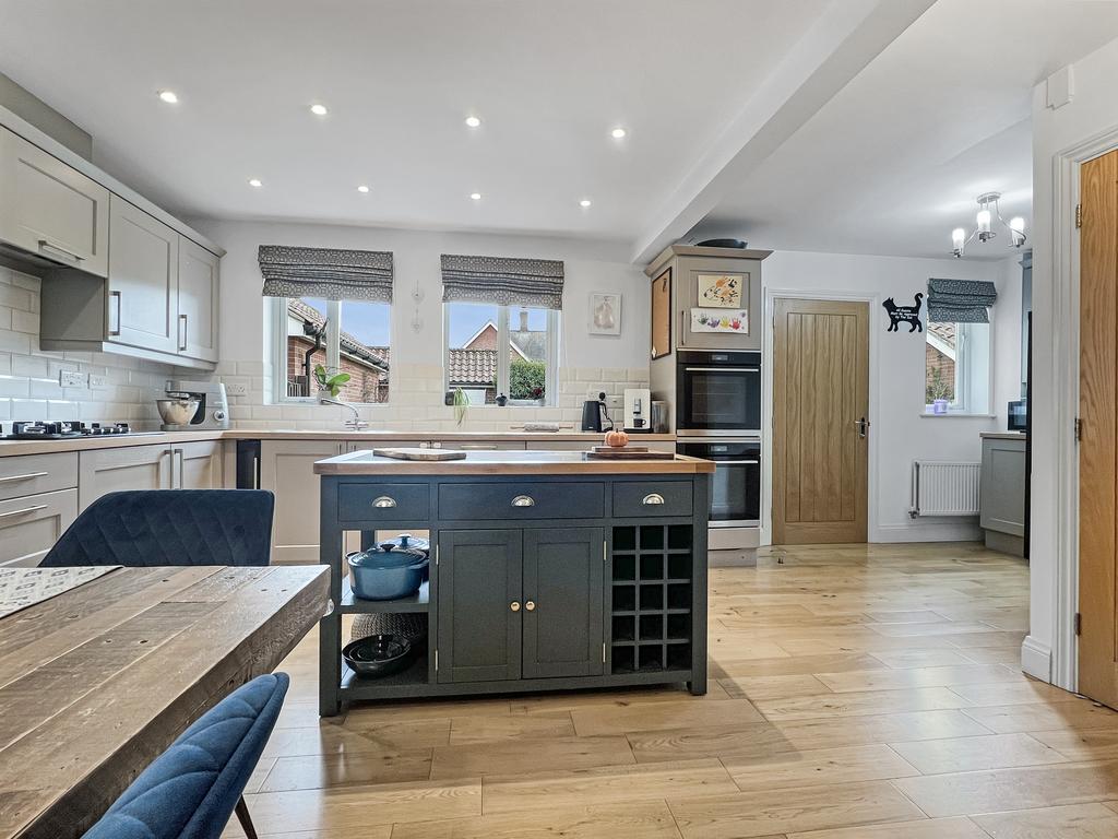 Kitchen/Dining Breakfast Room