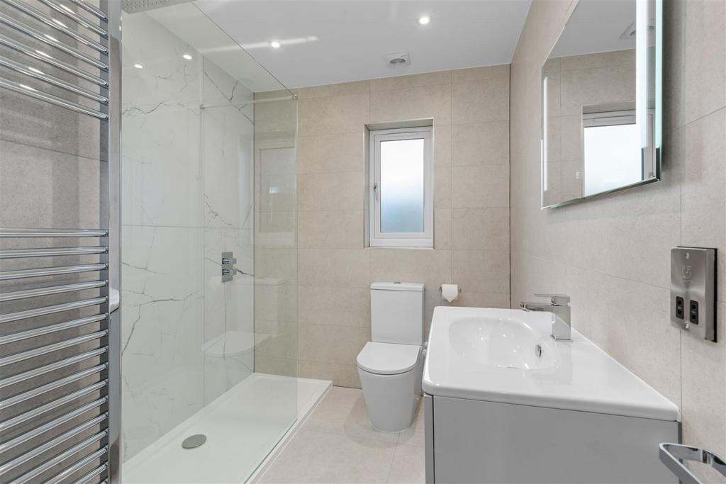 Family bathroom.jpeg