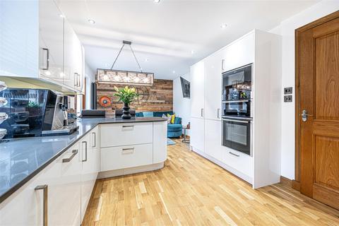 11 Bayview, Torryburn, Dunfermline, KY12 8SW