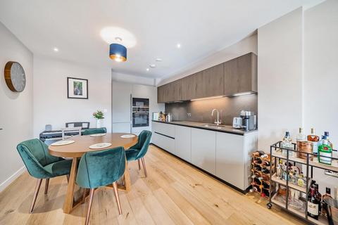 2 bedroom flat for sale, Causton Road, Highgate, London, N6
