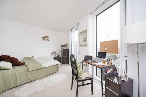 2 bedroom flat to rent, City West Tower, Stratford, London, E15