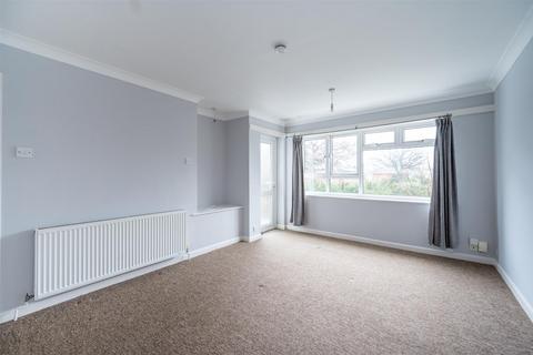 2 bedroom flat to rent, Stamford Avenue, Hayling Island PO11