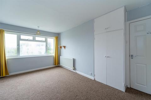 2 bedroom flat to rent, Stamford Avenue, Hayling Island PO11