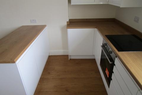 3 bedroom flat to rent, Cambridge Park, Bristol BS6