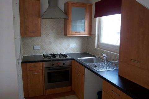 2 bedroom flat to rent, Cobham Road, Westcliff On Sea