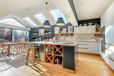 5 bedroom detached house for sale, Salisbury Avenue, St Albans