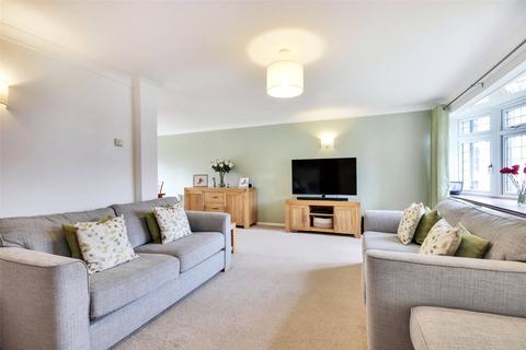 54 Fairlight Cross, Longfield, DA3 7JD