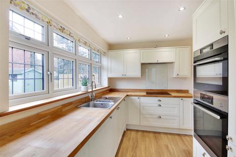 54 Fairlight Cross, Longfield, DA3 7JD
