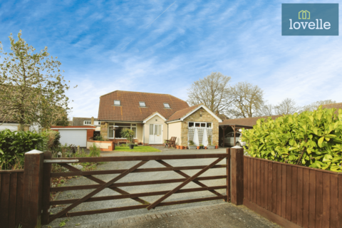 4 bedroom detached house for sale, Grove Lane, Waltham DN37