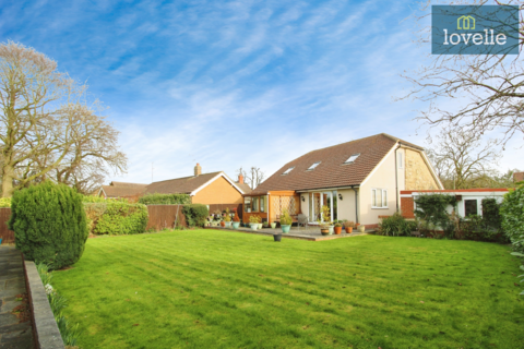 15 Grove Lane, Waltham, Grimsby, DN37 0HD
