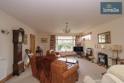 15 Grove Lane, Waltham, Grimsby, DN37 0HD