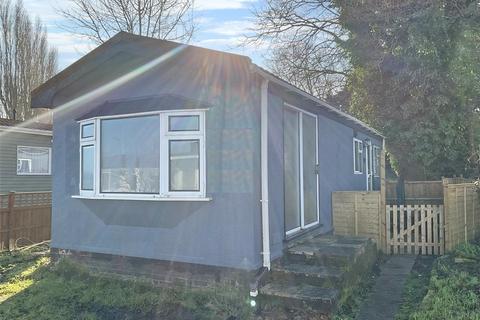 1 bedroom park home for sale, Cummings Hall Lane, Noak Hill, Romford, Essex