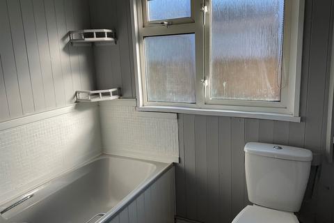1 bedroom park home for sale, Cummings Hall Lane, Noak Hill, Romford, Essex