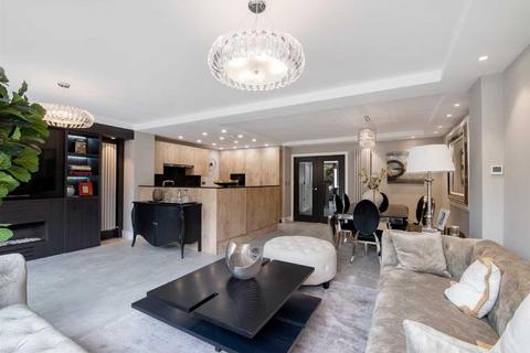 5 bedroom terraced house to rent, Boydell Court, St Johns Wood, NW8