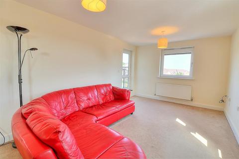 1 bedroom flat for sale, Hut Farm Place, Chandlers Ford, Hampshire