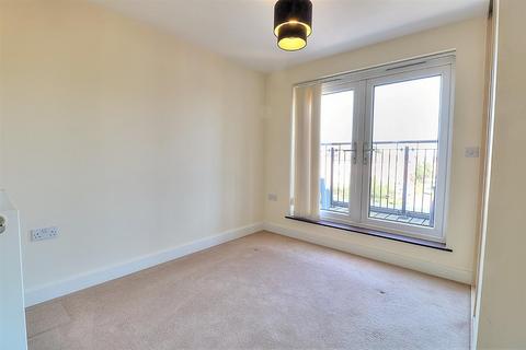 1 bedroom flat for sale, Hut Farm Place, Chandlers Ford, Hampshire