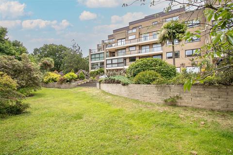 3 bedroom flat for sale, Alington Road, Evening Hill