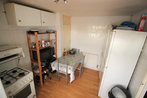 4 bedroom flat to rent, Canning Town, E16 4HS