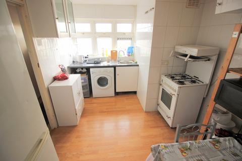 4 bedroom flat to rent, Canning Town, E16 4HS