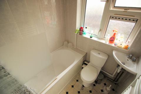 4 bedroom flat to rent, Canning Town, E16 4HS