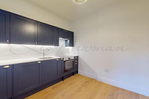 Studio to rent, Cheniston Gardens, Kensington, W8